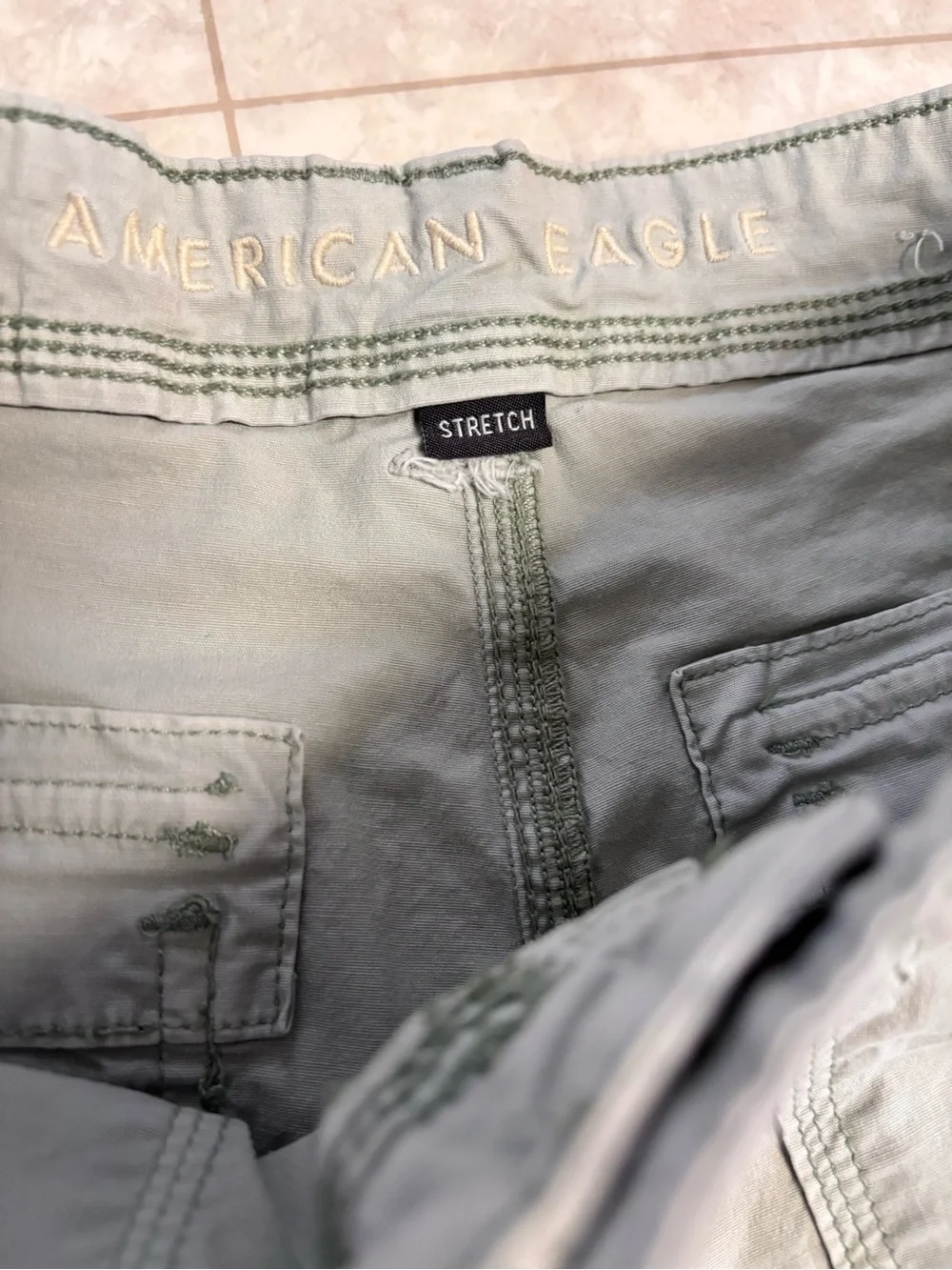 American Eagle Baggy Cargo Pants Green Stretch Utility Size 4 Regular - Picture 9 of 9